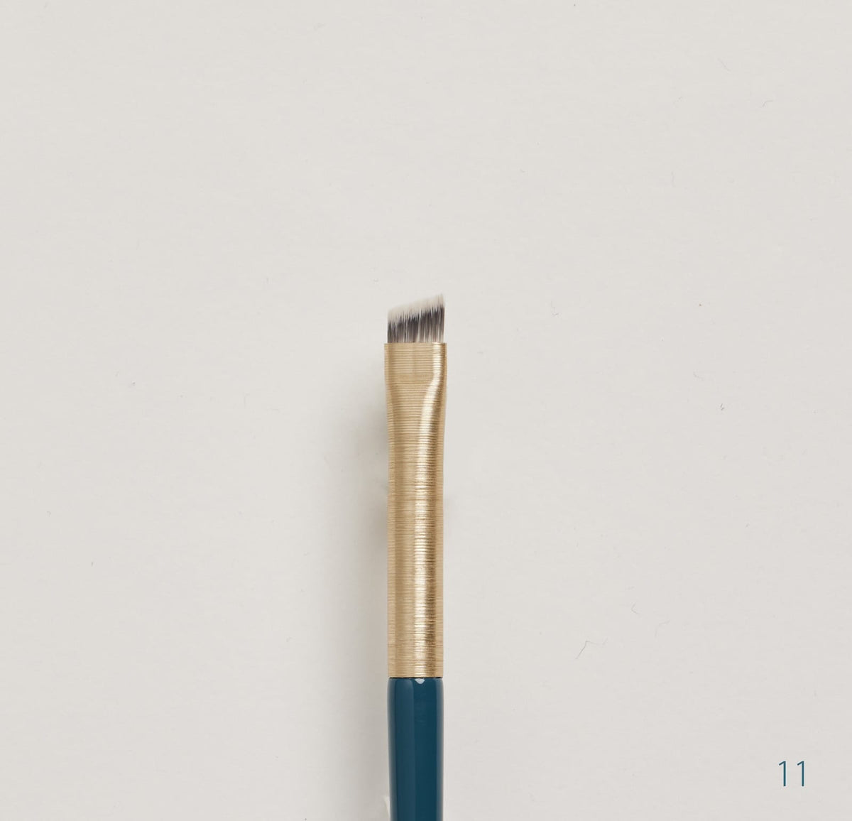 AMBITION MAKE UP BRUSH