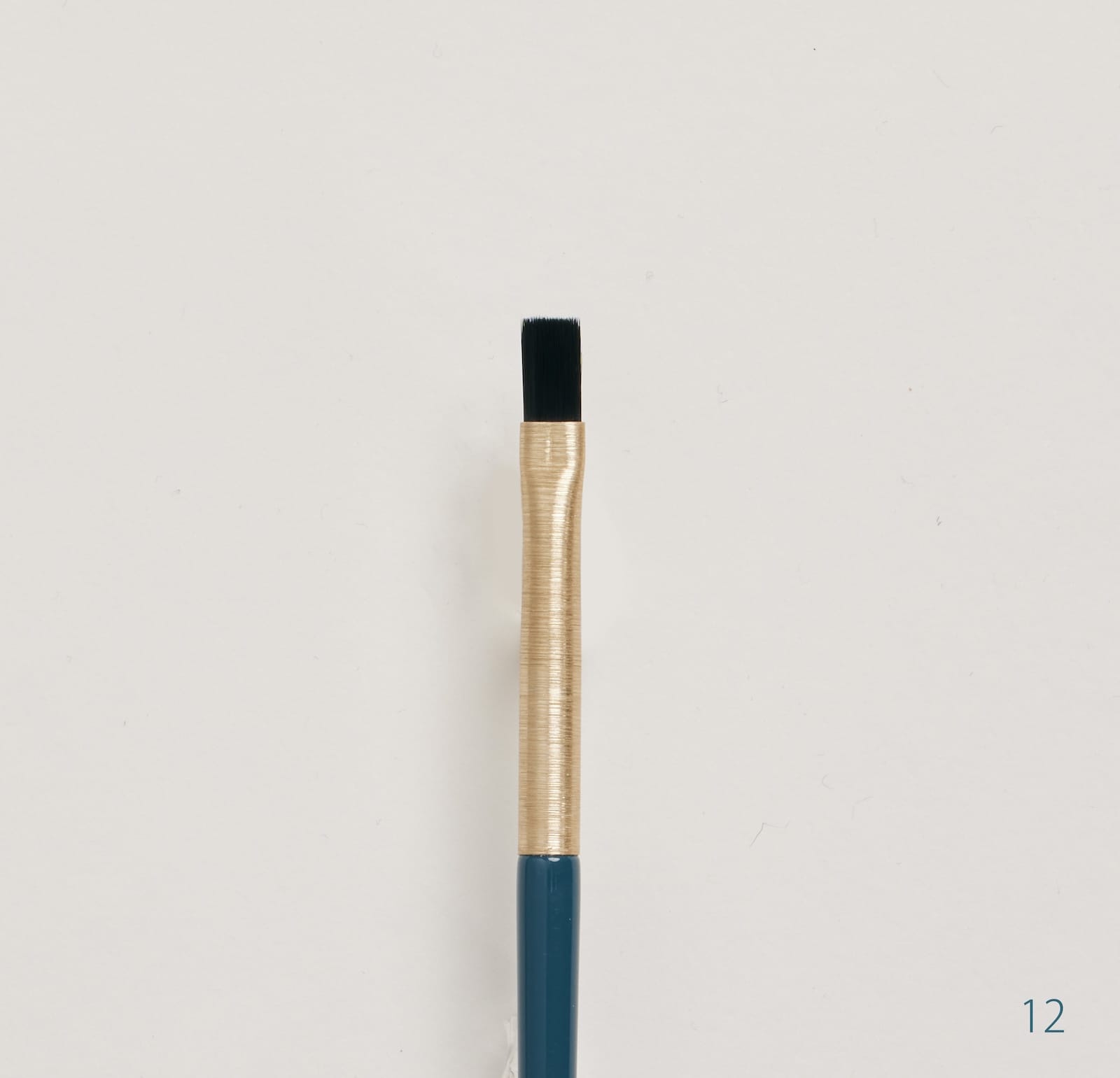 AMBITION MAKE UP BRUSH – BYTF