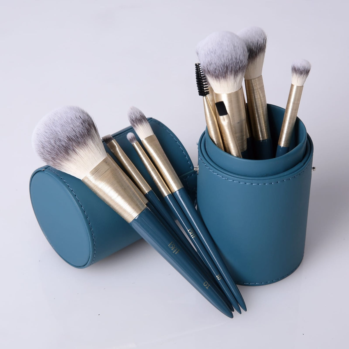 AMBITION MAKE UP BRUSH
