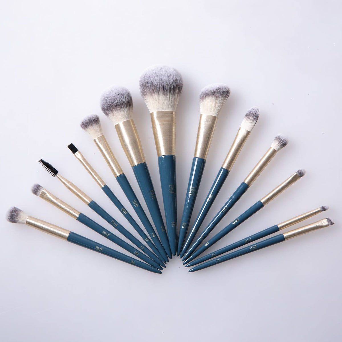 AMBITION MAKE UP BRUSH